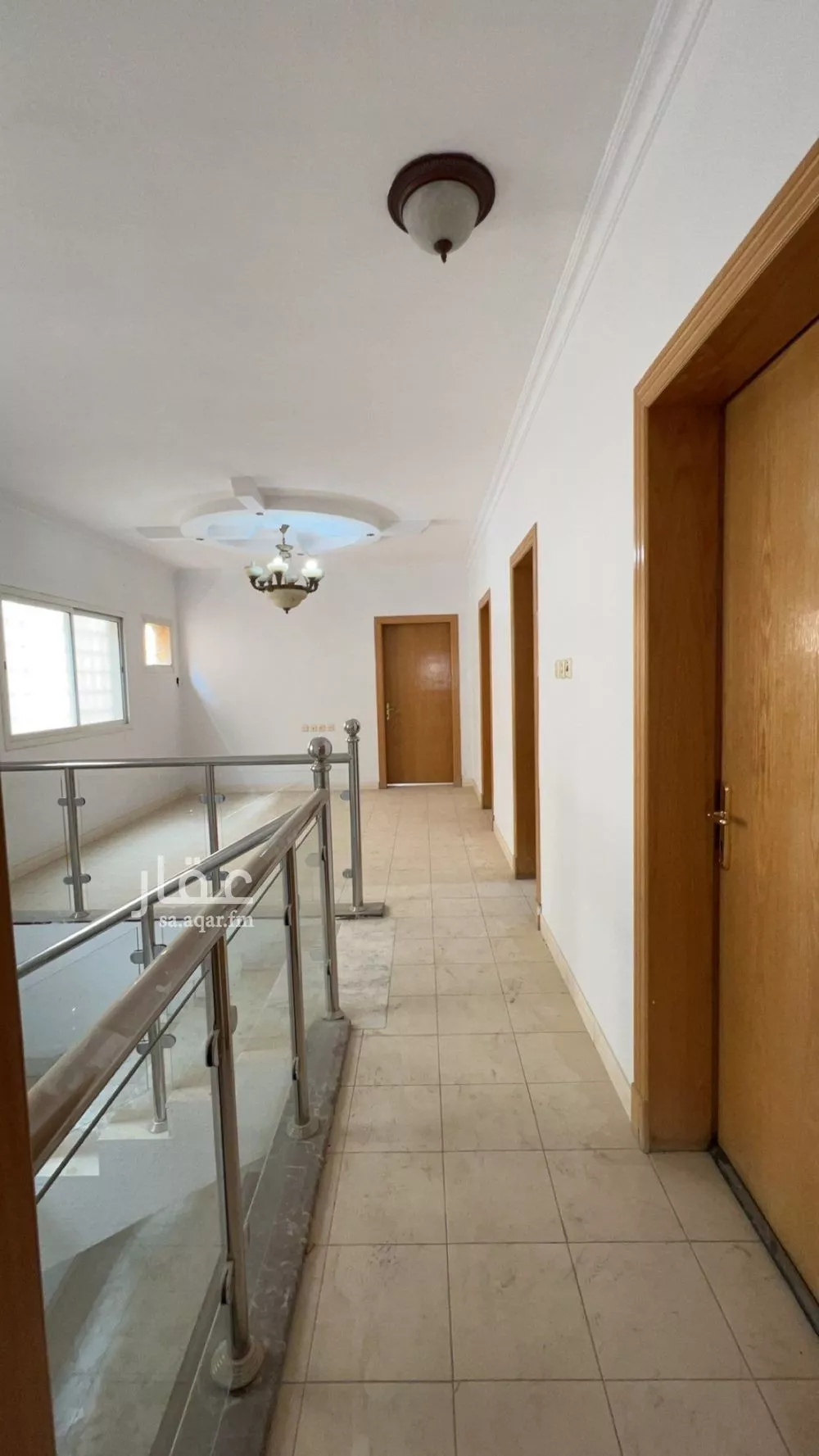 فيلا 5 غرف في العقيق 4