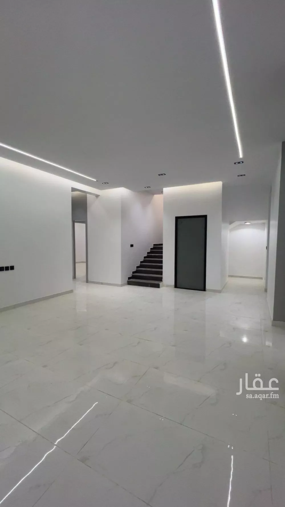 5 bedroom villa in Al Janadriyah 2