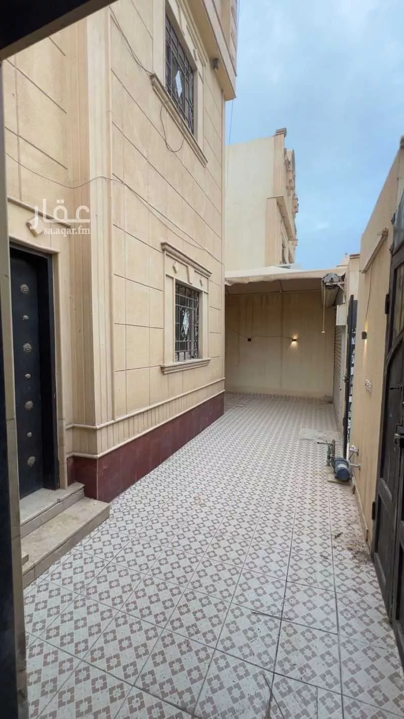 5 bedroom floor in Al Rimal 1