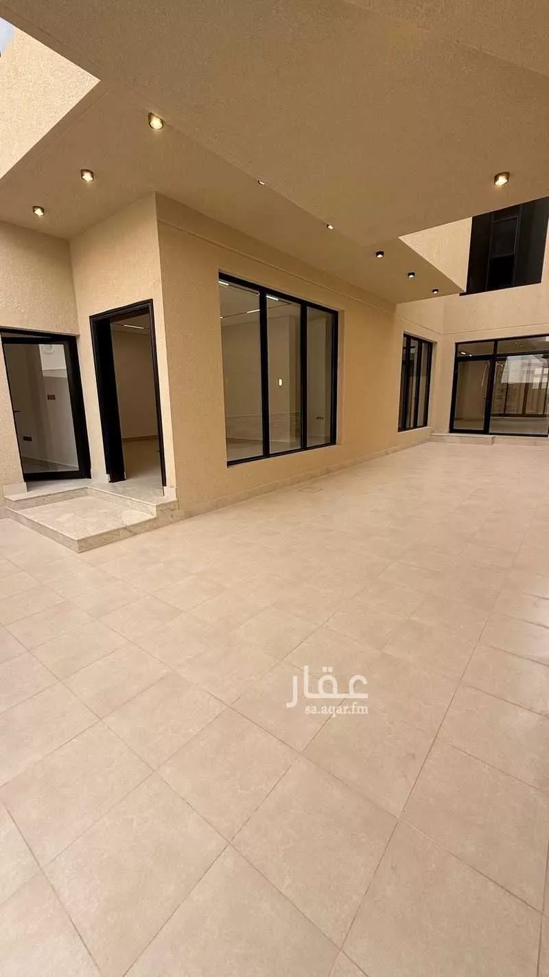 6 bedroom villa in Al Mahdiyyah 3