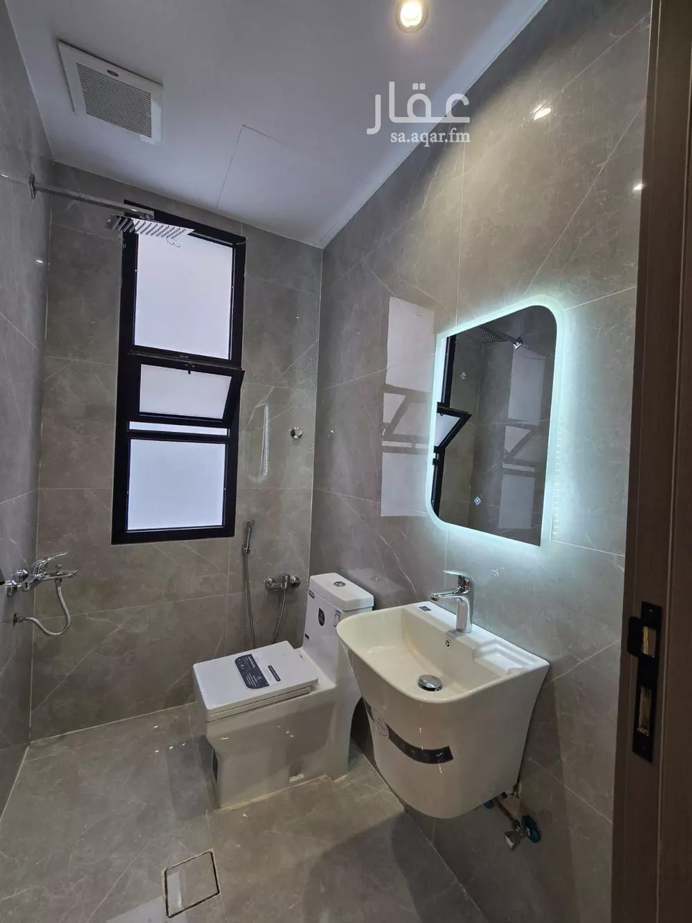 فيلا 5 غرف في الشرق 5