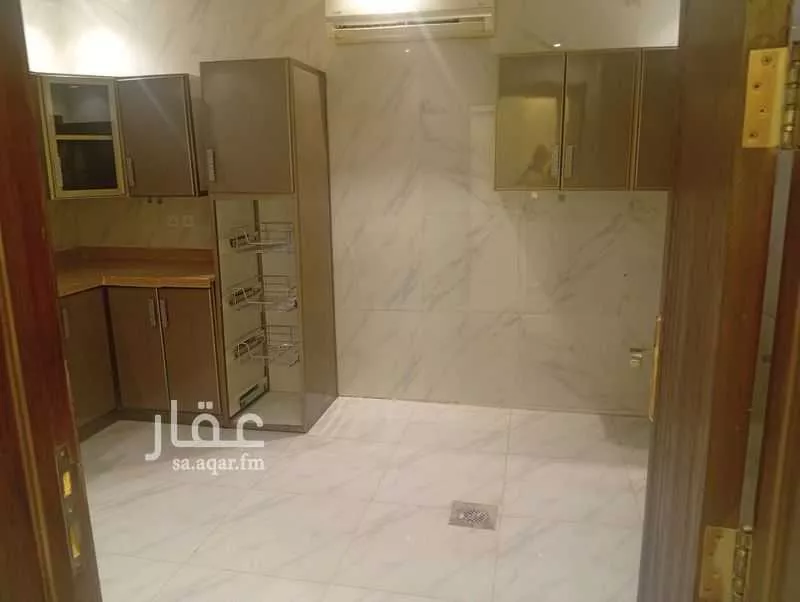 5 bedroom floor in Al Aridh 2