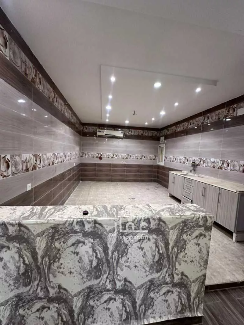 فيلا 5 غرف في الملك فهد 5