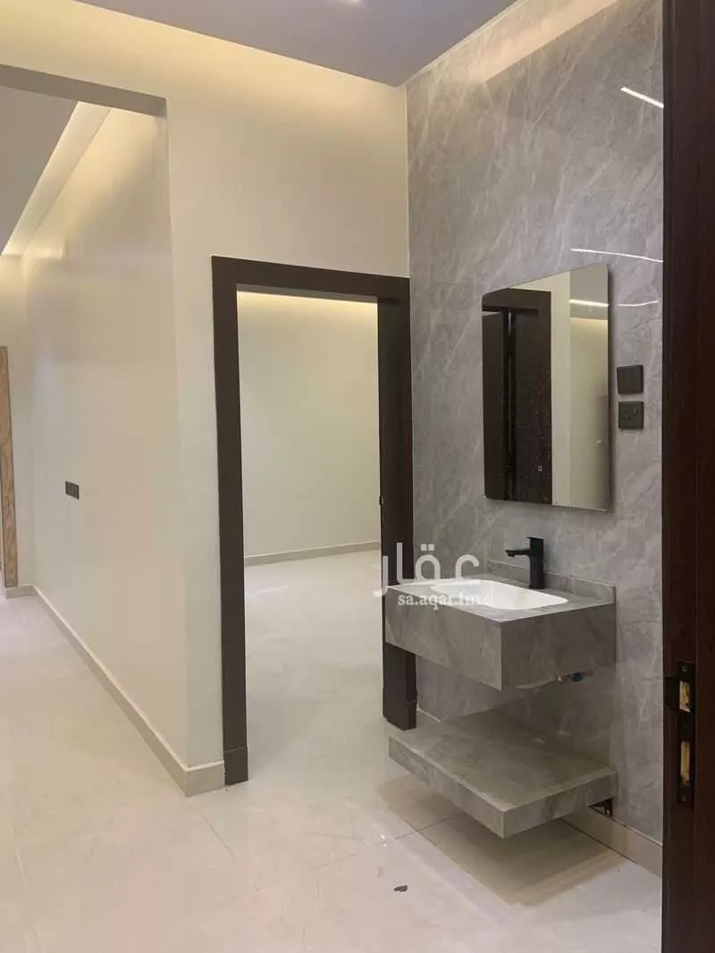 5 bedroom floor in Al Uraija Al Gharbiyah 2