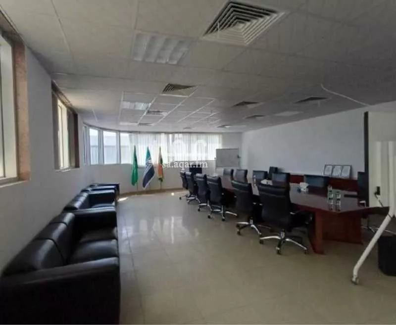 محل 2488 م² في المصيف 3