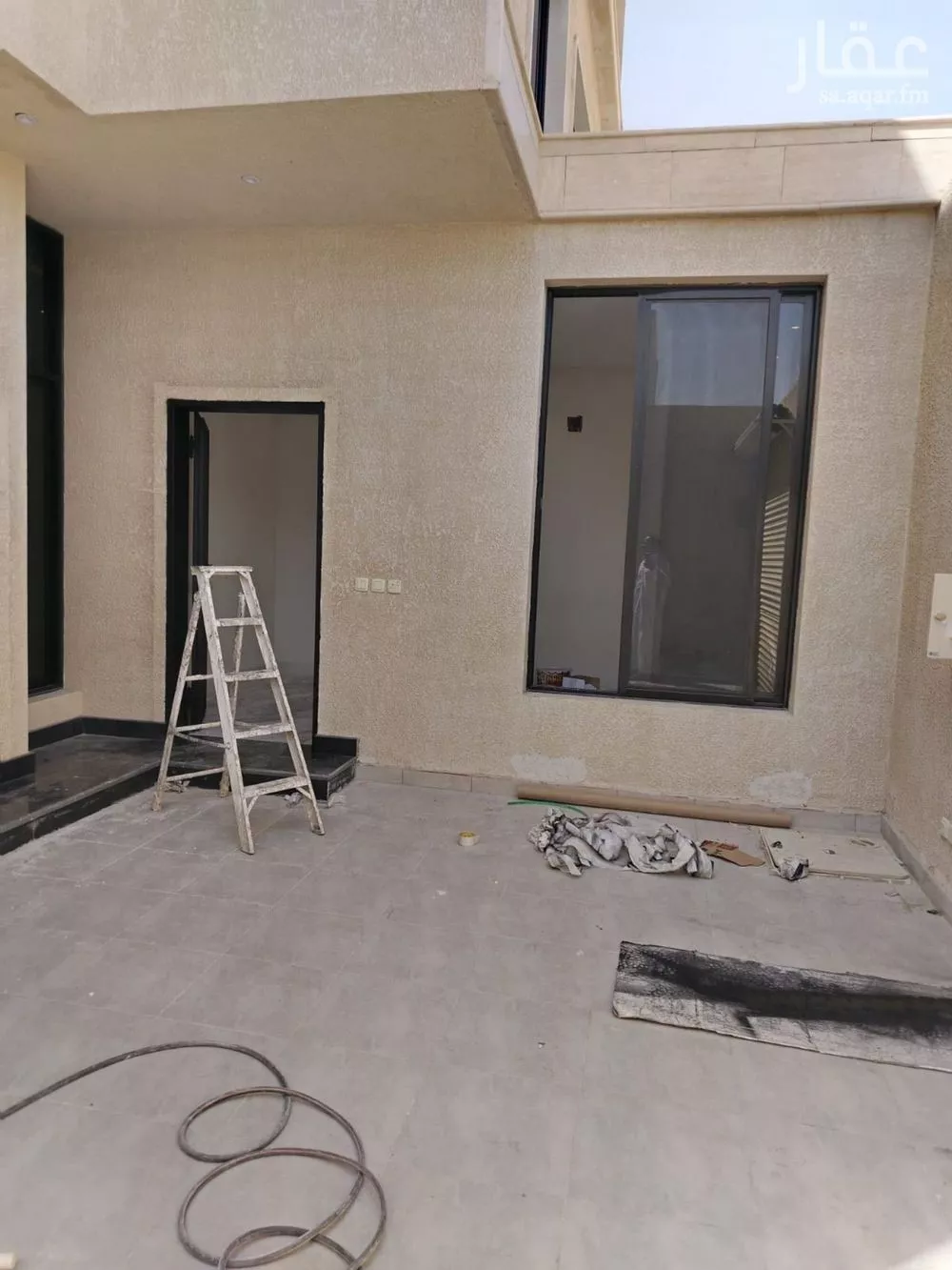 فيلا 4 غرف في العارض 3