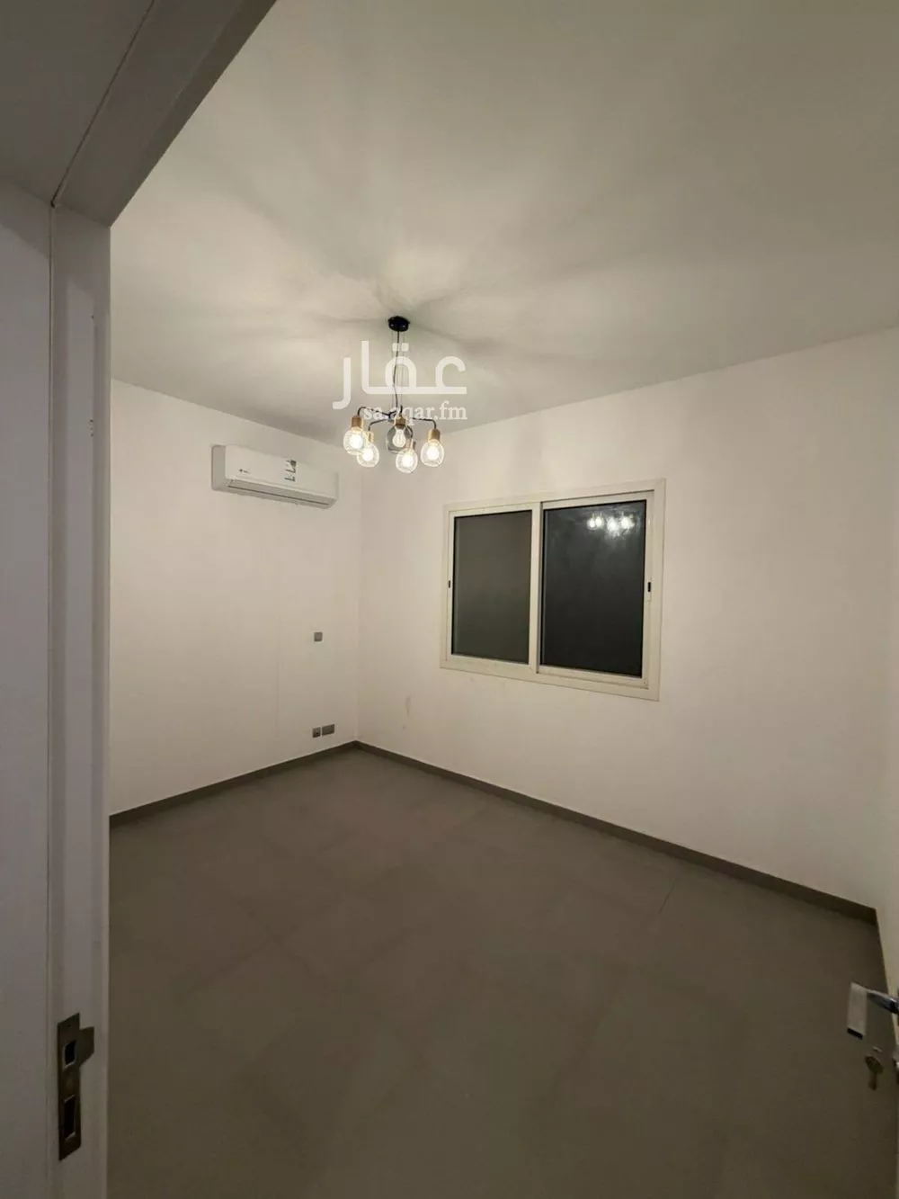 فيلا 7 غرف في النرجس 4