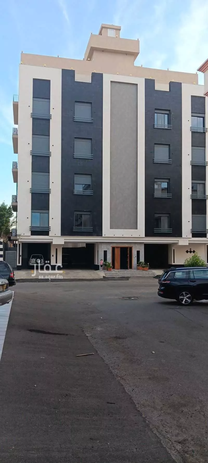 3 bedroom apartment in Al Rawdah 11