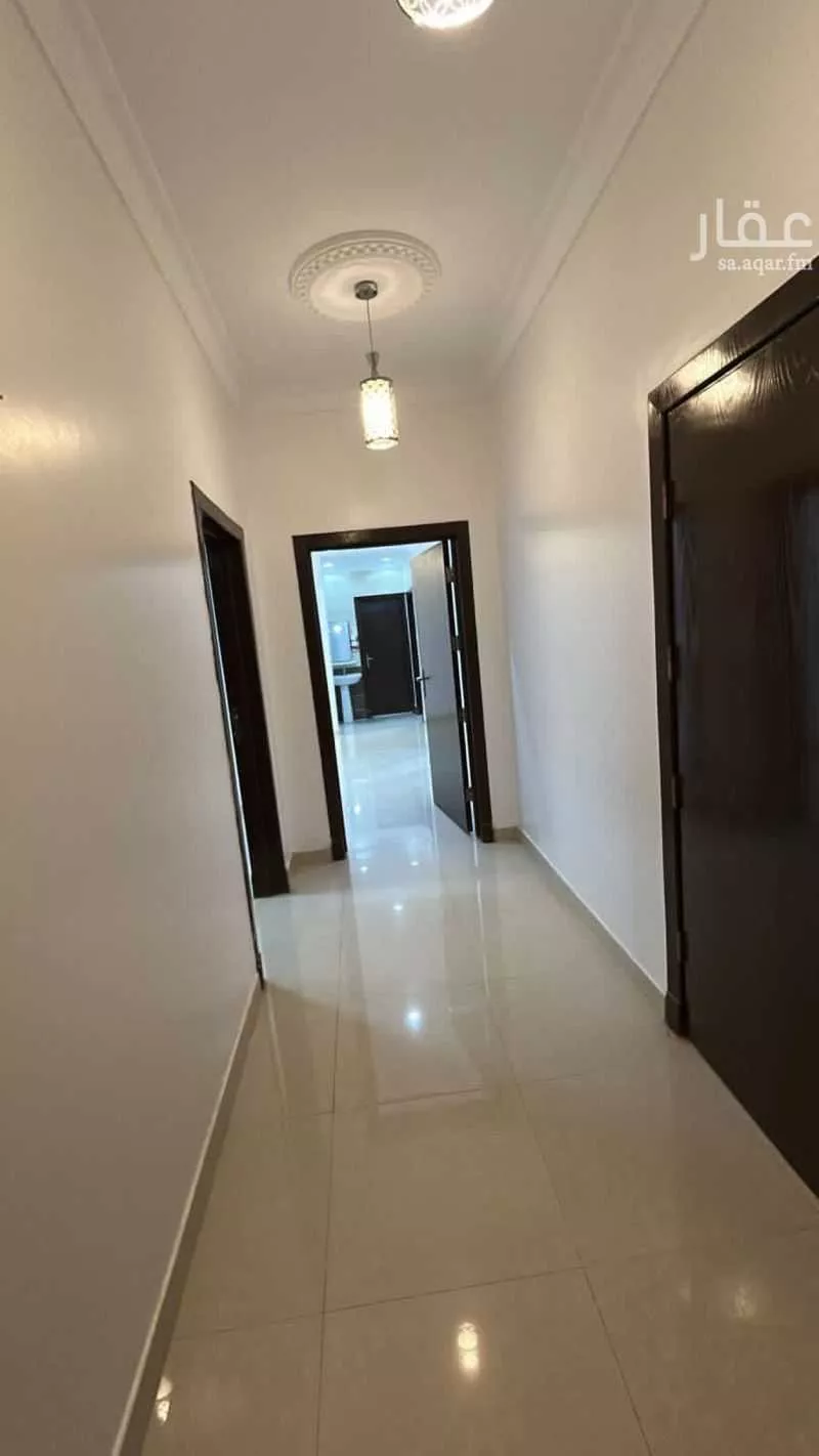 4 bedroom floor in Dhahrat Laban 4