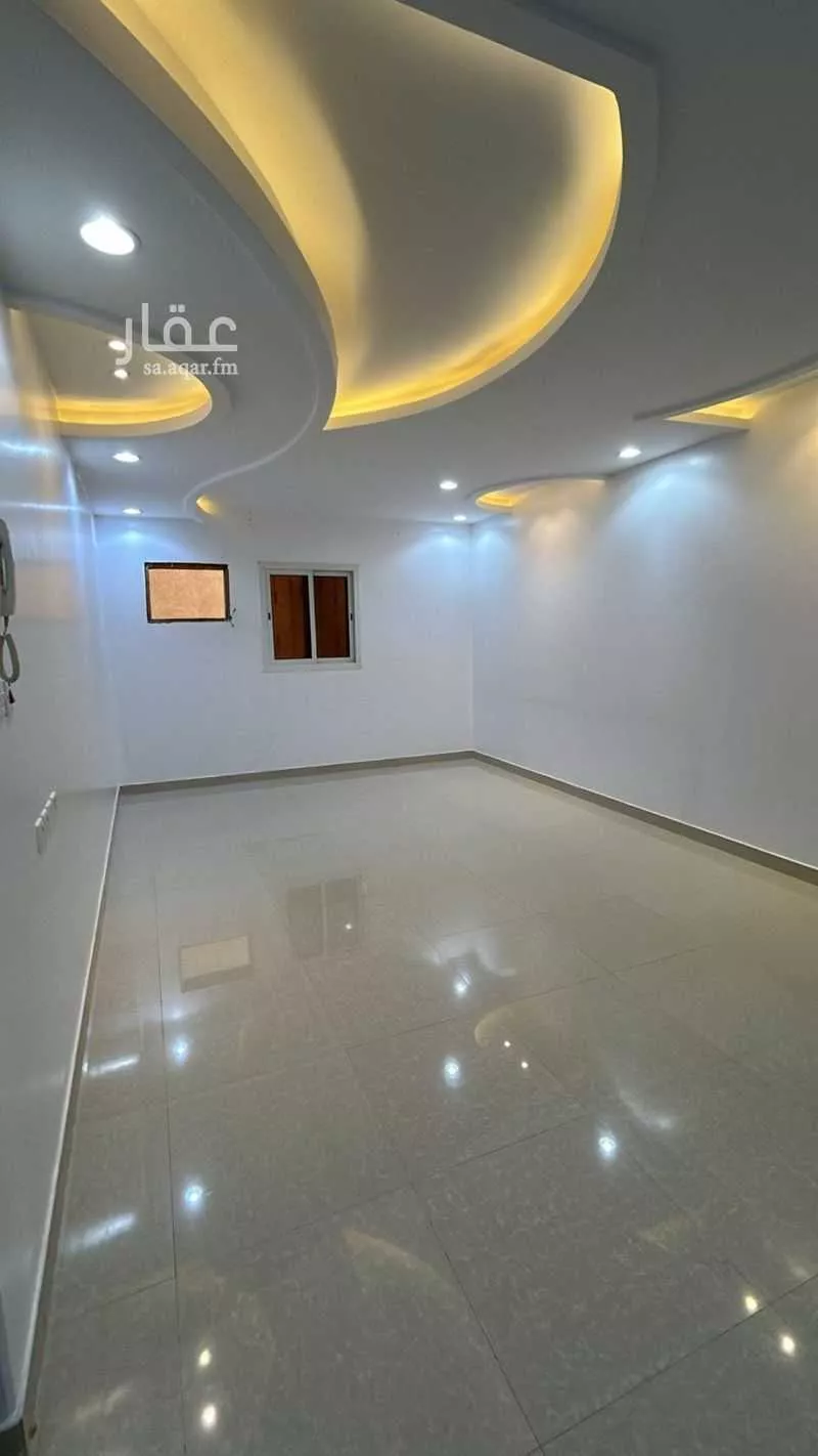 4 bedroom floor in Dhahrat Laban 1