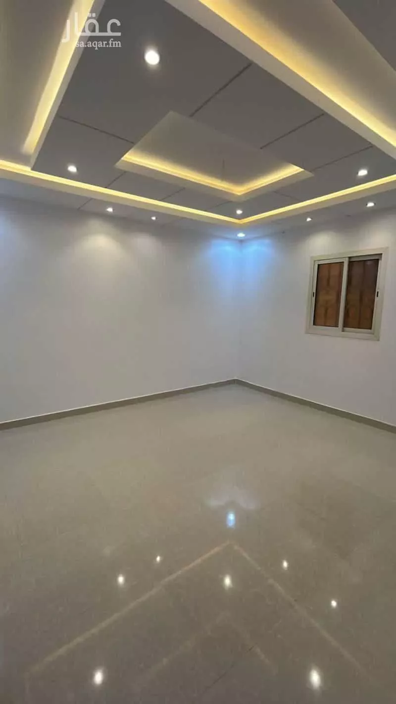 4 bedroom floor in Dhahrat Laban 3