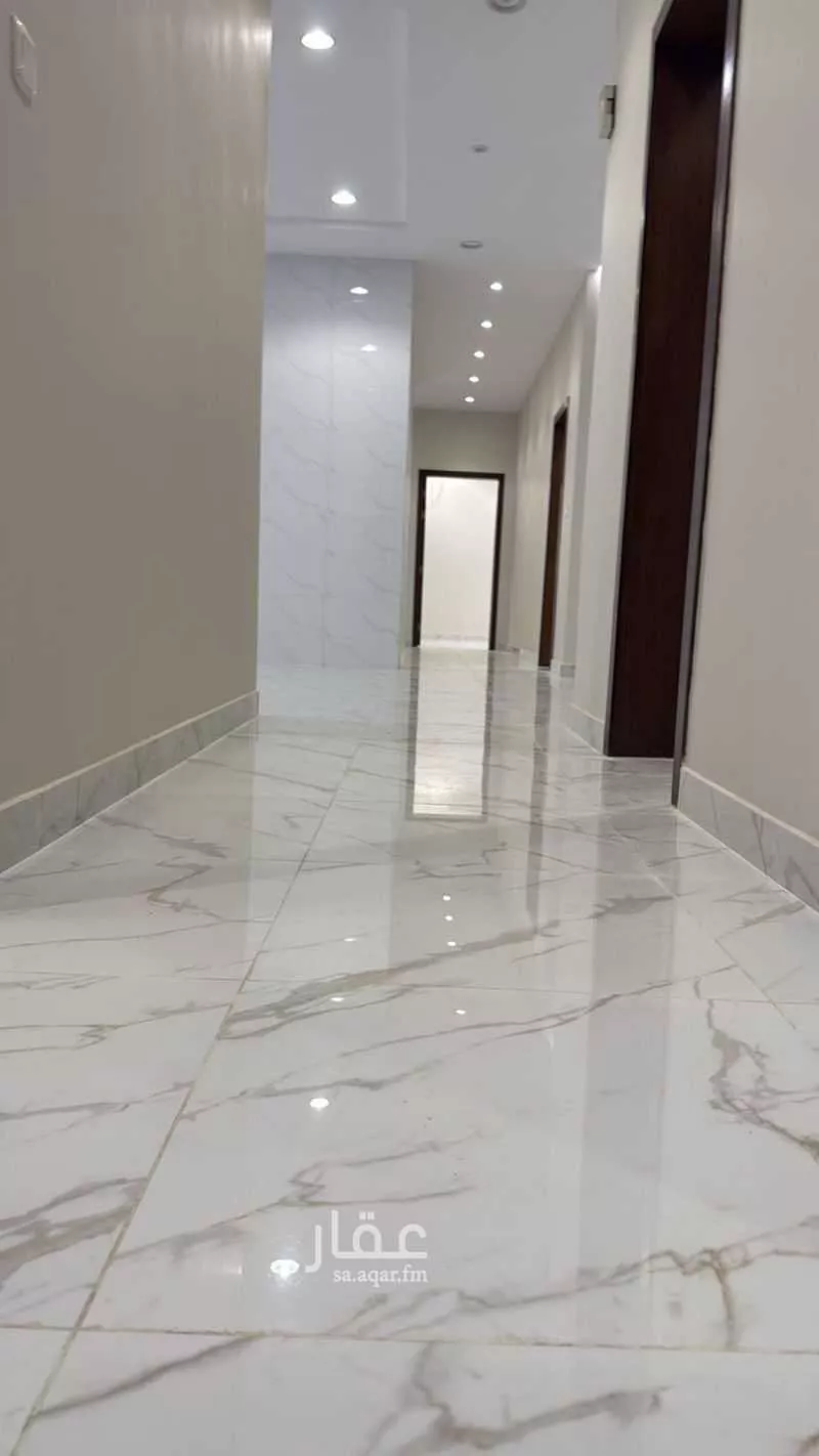 شقة 6 غرف في الريان 1