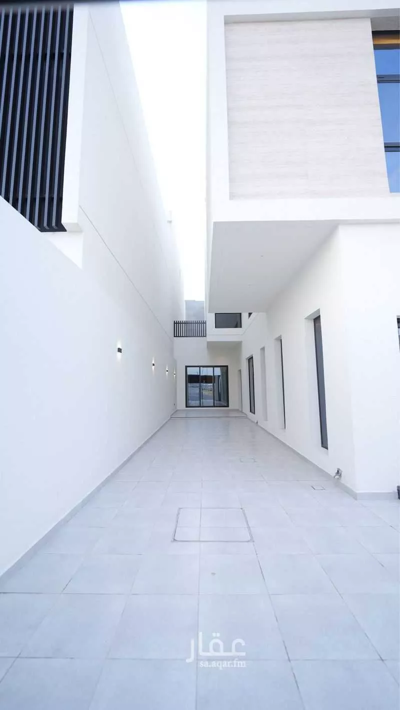 فيلا 5 غرف في السيف 5