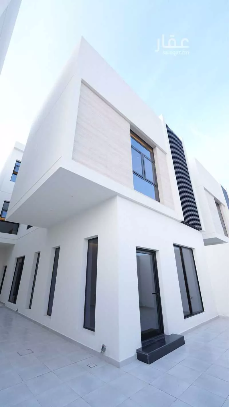 فيلا 5 غرف في السيف 4