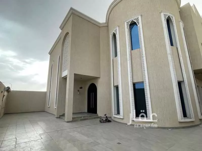 6 bedroom apartment in Al Manar 1