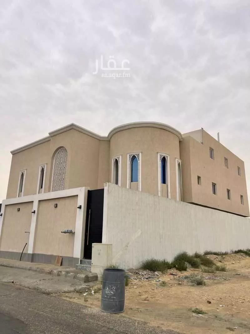 6 bedroom apartment in Al Manar 2