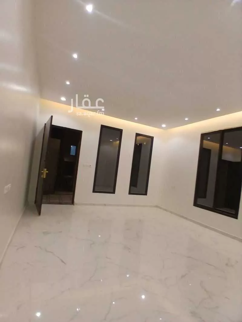 فيلا 5 غرف في الشرق 4