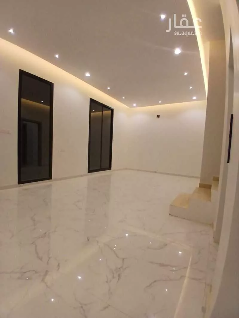 فيلا 5 غرف في الشرق 2