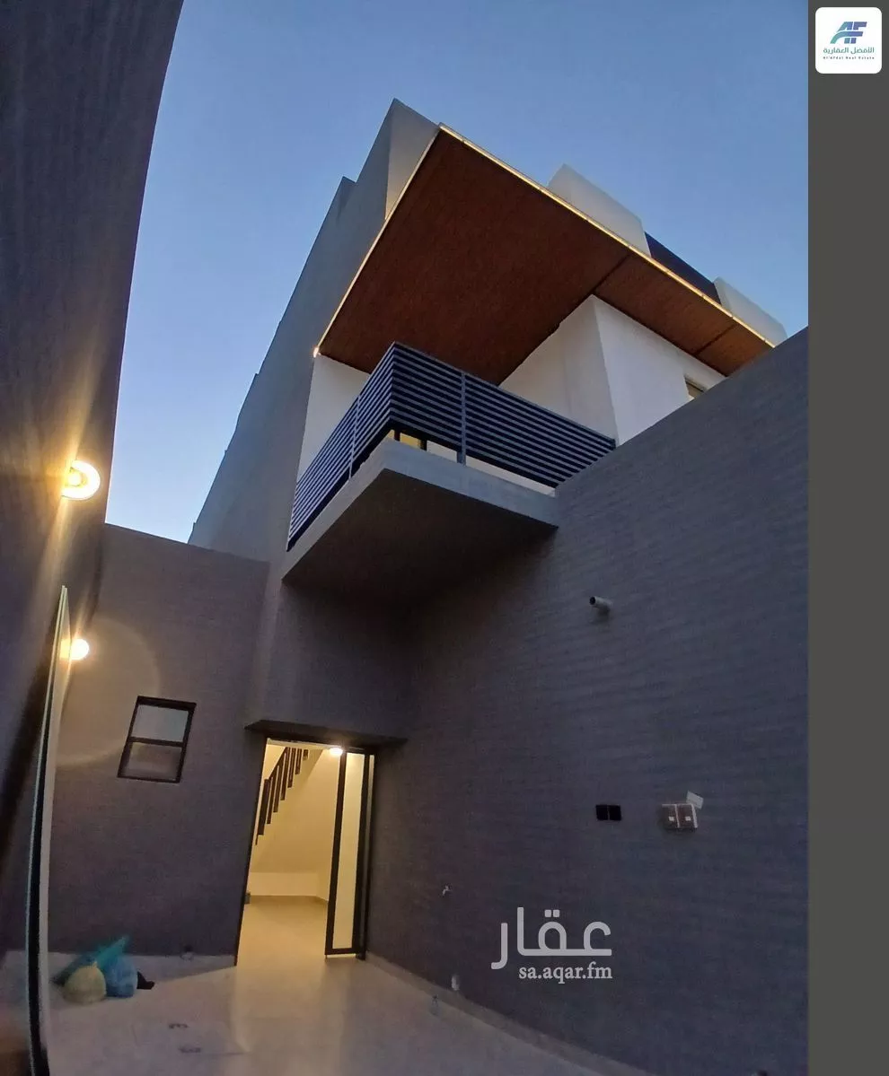 5 bedroom villa in Al Rimal 1