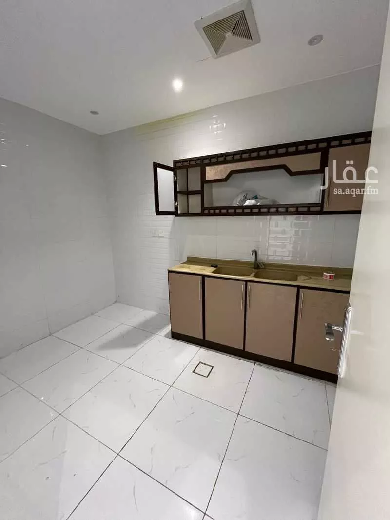 3 bedroom apartment in Al Areedh, Madinah 4