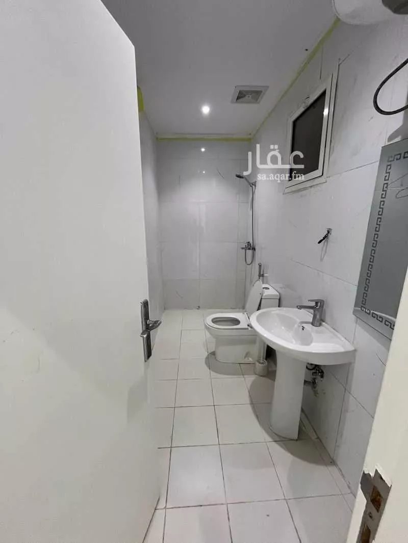 3 bedroom apartment in Al Areedh, Madinah 6