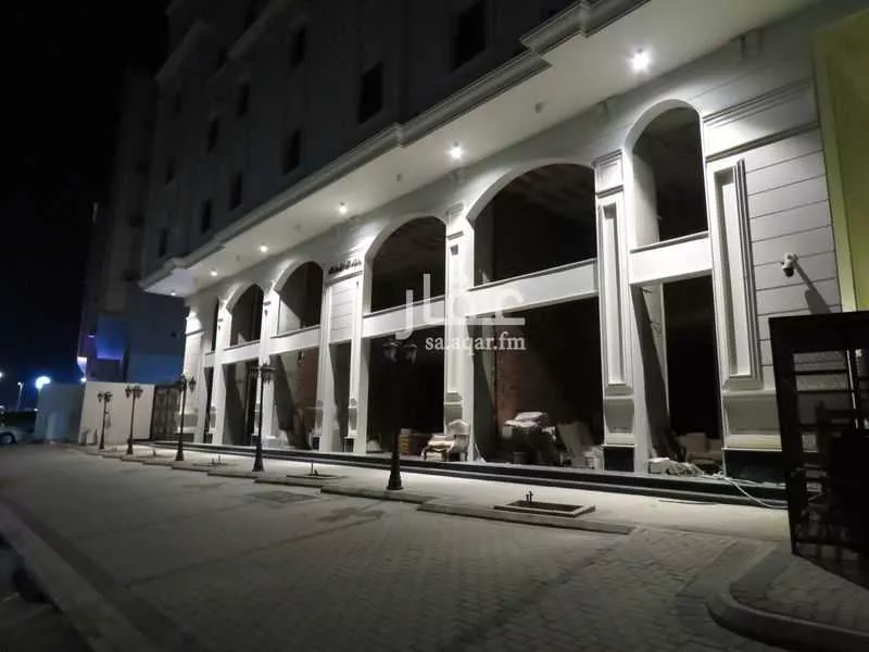 محل 1054 م² في المريخ 3