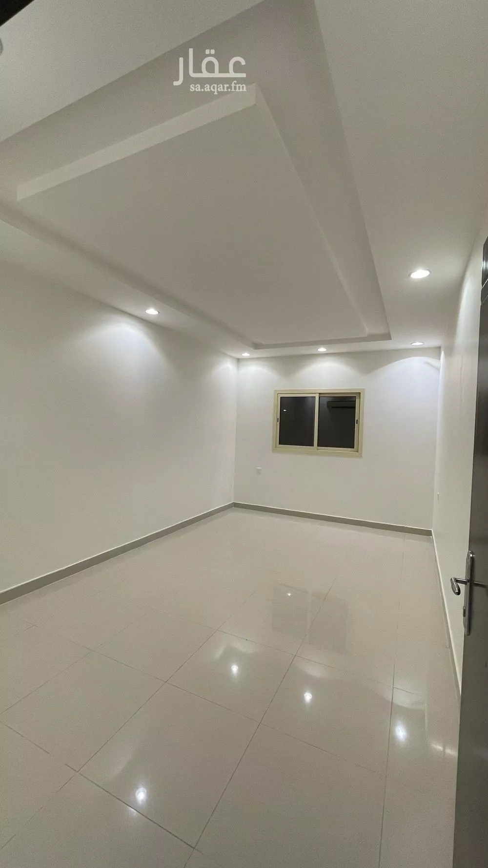 شقة 3 غرف في الملقا 4