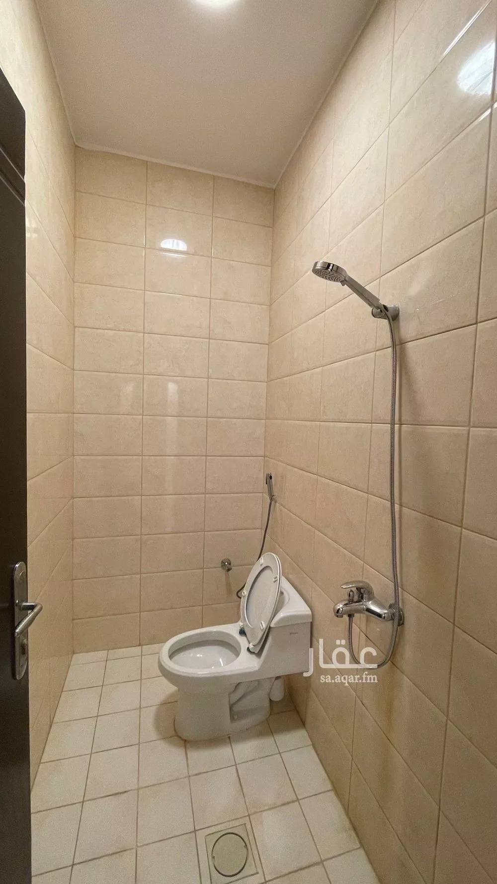 شقة 3 غرف في الملقا 5