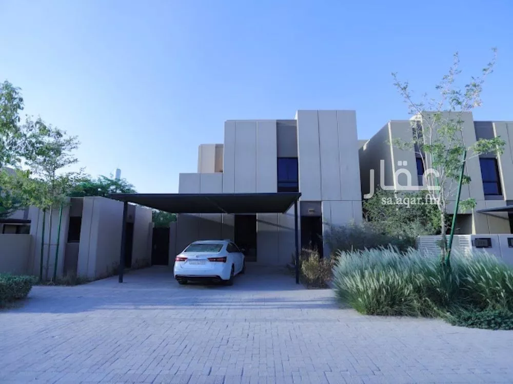 8 bedroom villa in Riyadh 1