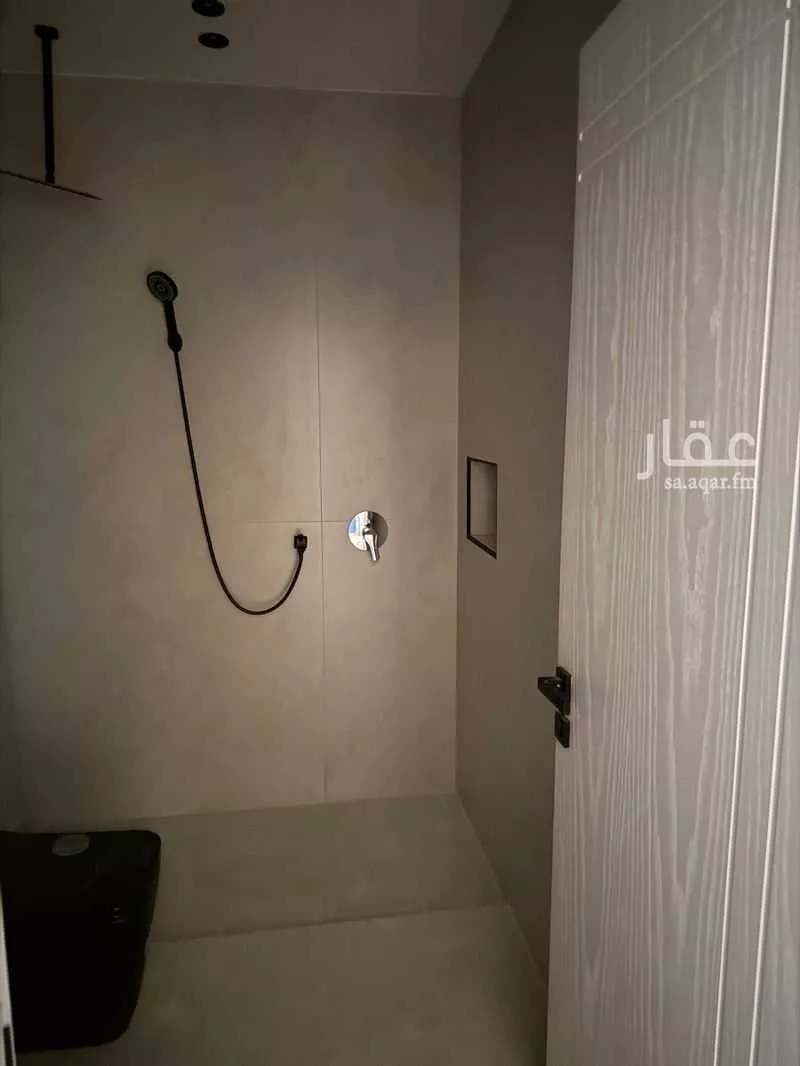 5 bedroom floor in Al Salam 3