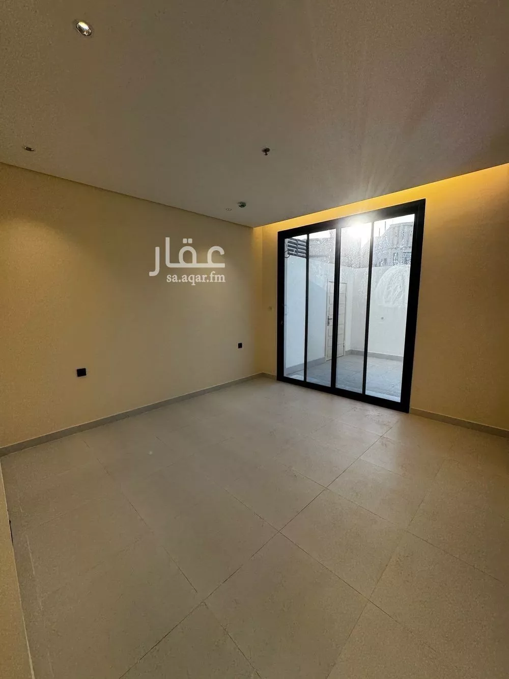 شقة 3 غرف في الرمال 5