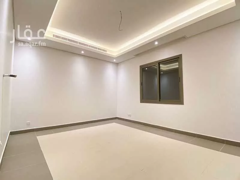 926 sqm building in Mishrifah 4