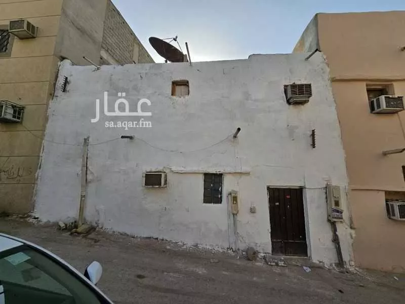 130 sqm land in Umm Salim 2