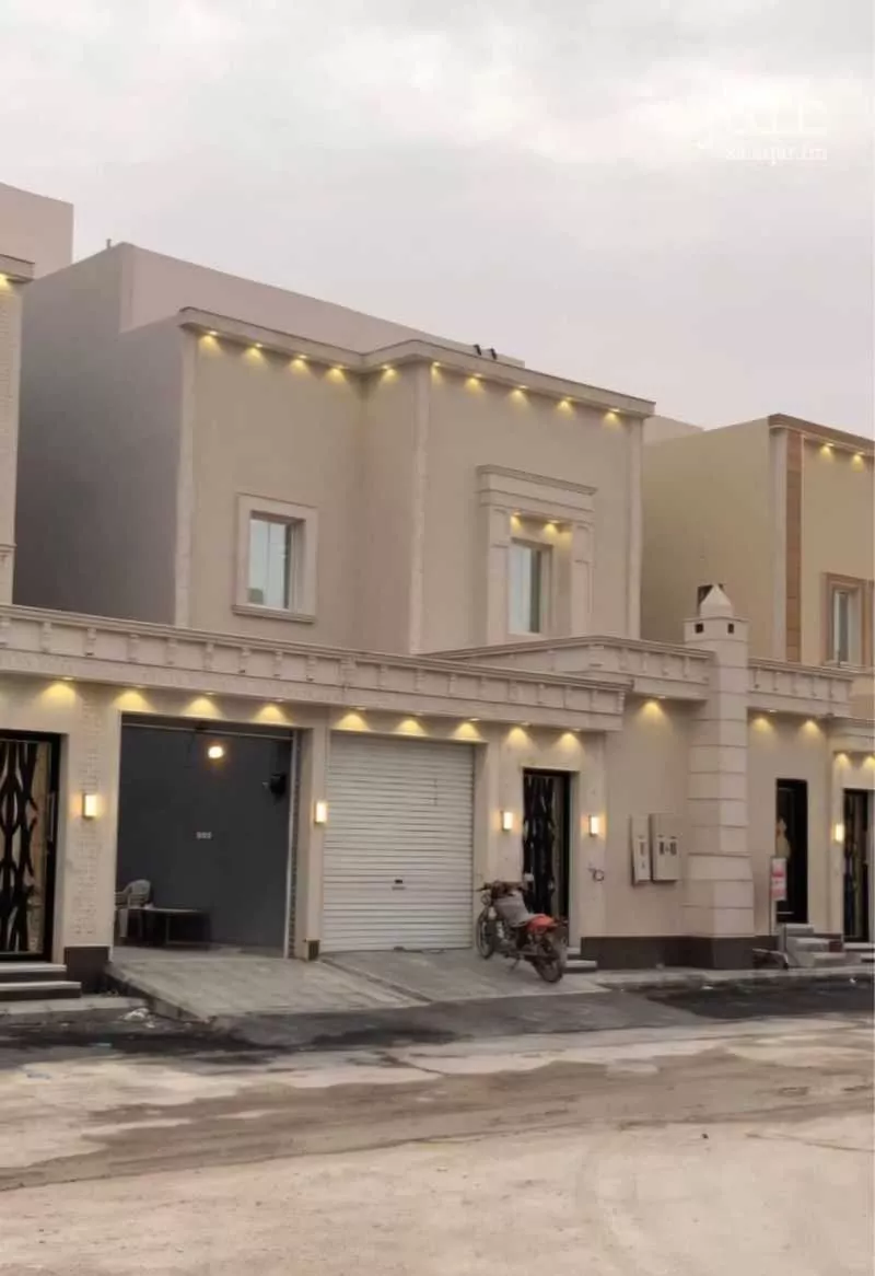 12 bedroom villa in Al Rimal