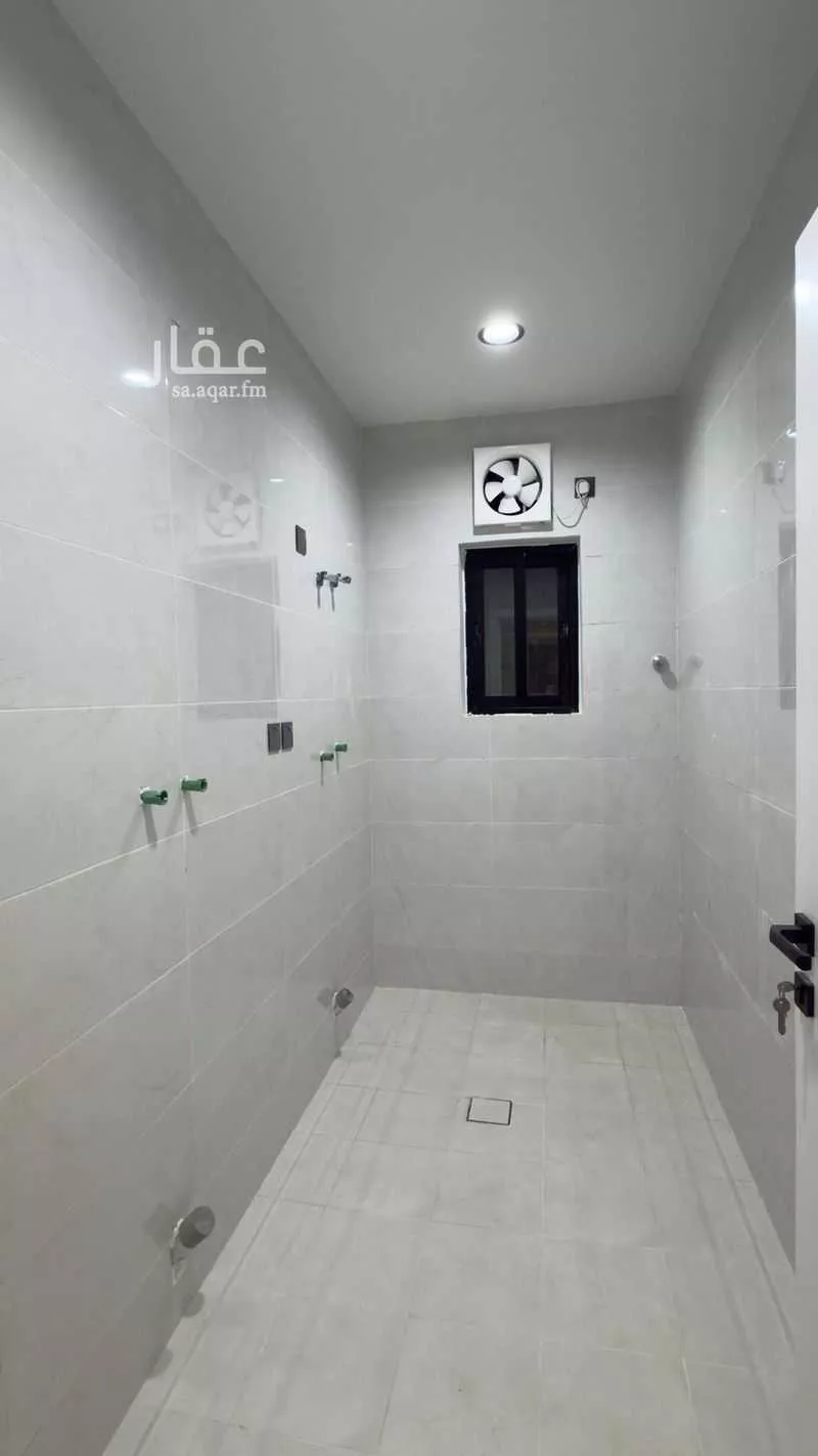 شقة 5 غرف في البحيرات 4