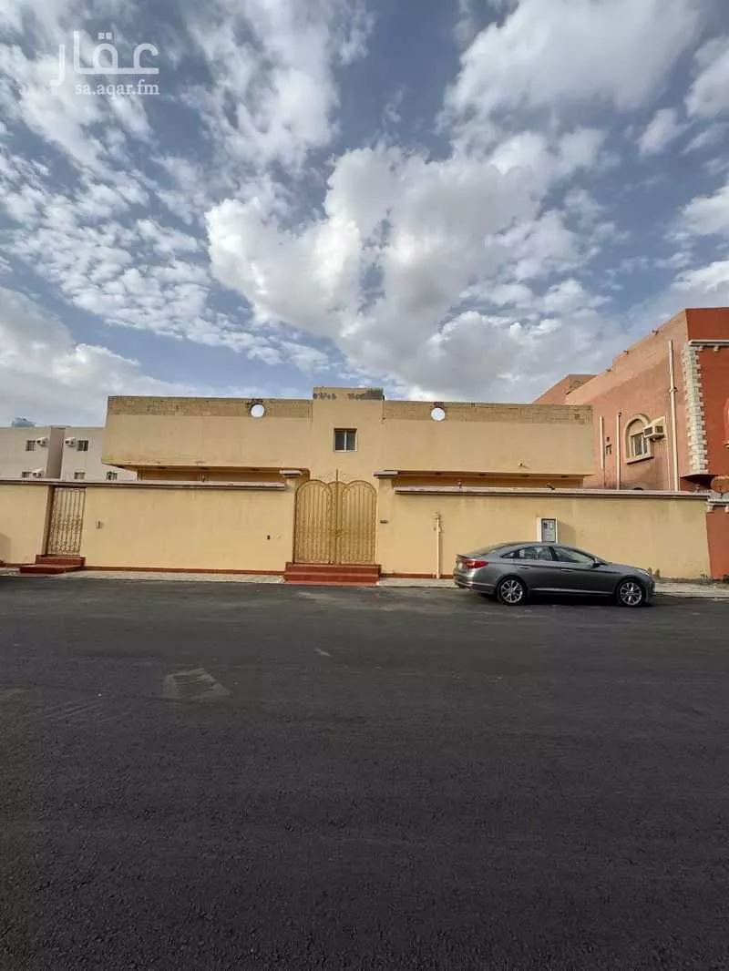 5 bedroom villa in Taibah 1