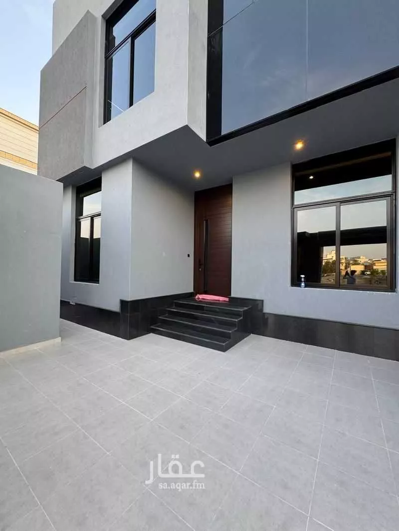 فيلا 13 غرف في طيبة 4