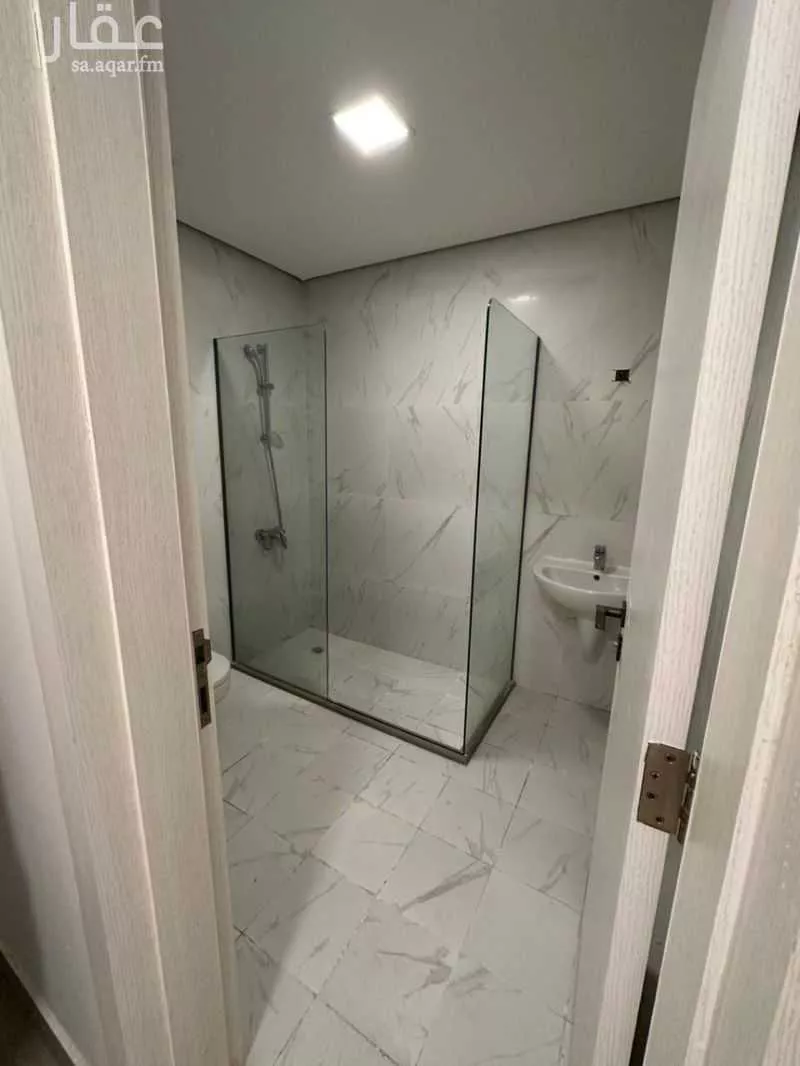 فيلا 6 غرف في النرجس 4