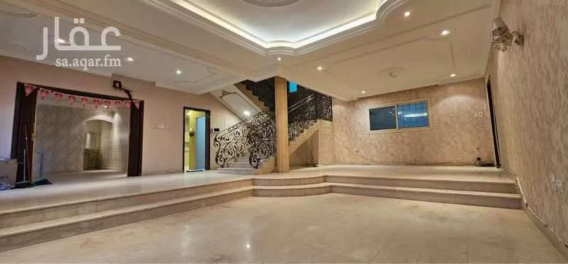 فيلا 8 غرف في احد 2