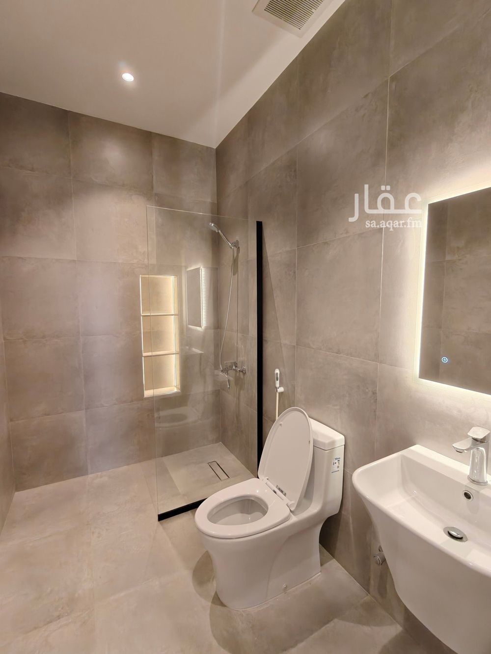3 bedroom apartment in Al Rakah Ash Shamaliyah, Eastern Province 9