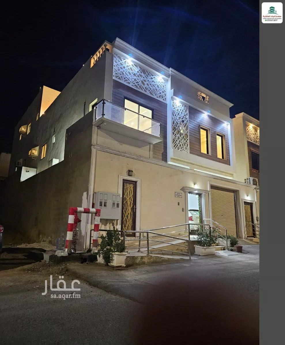 3 bedroom floor in Al Yaqout 5