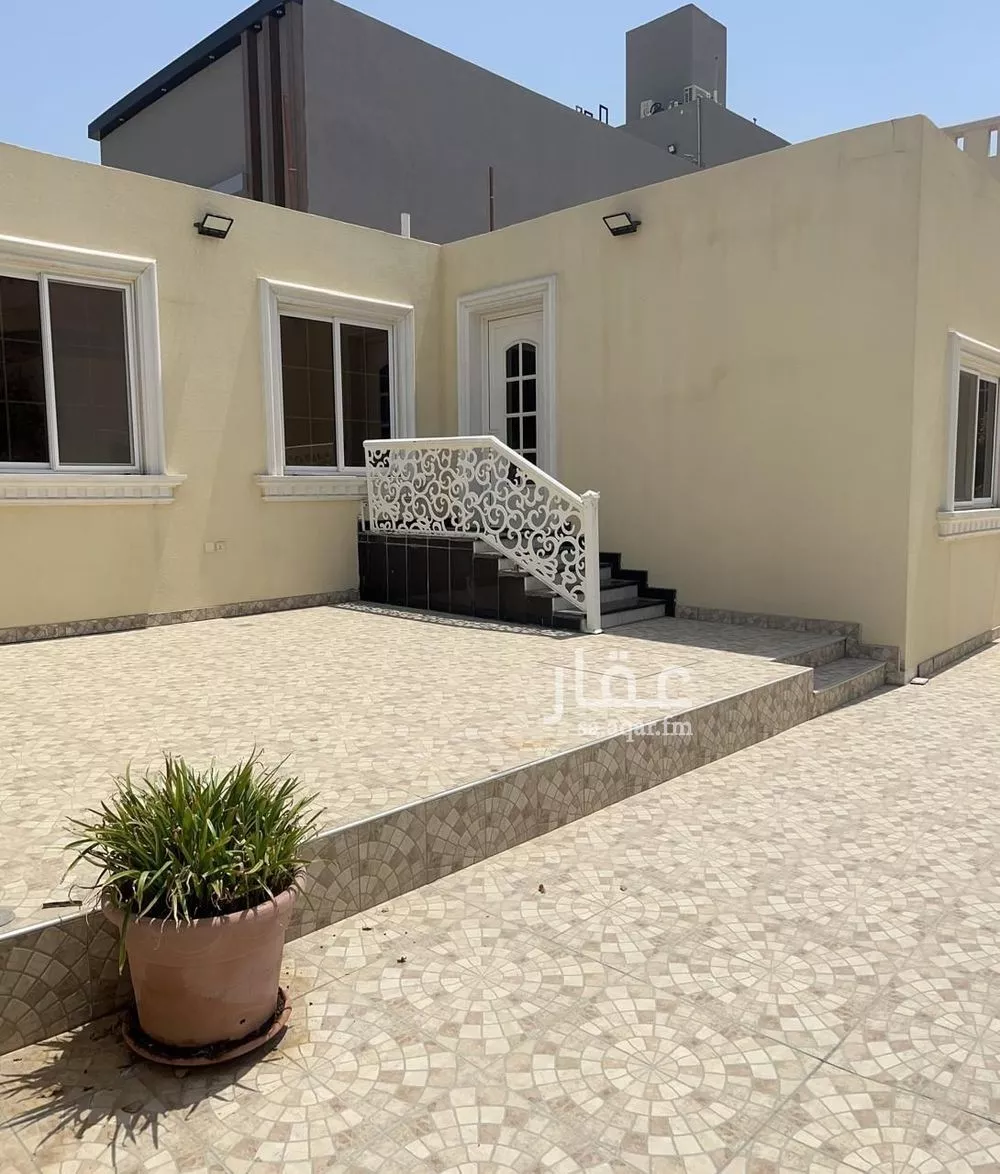 فيلا 9 غرف في البحيرة 2