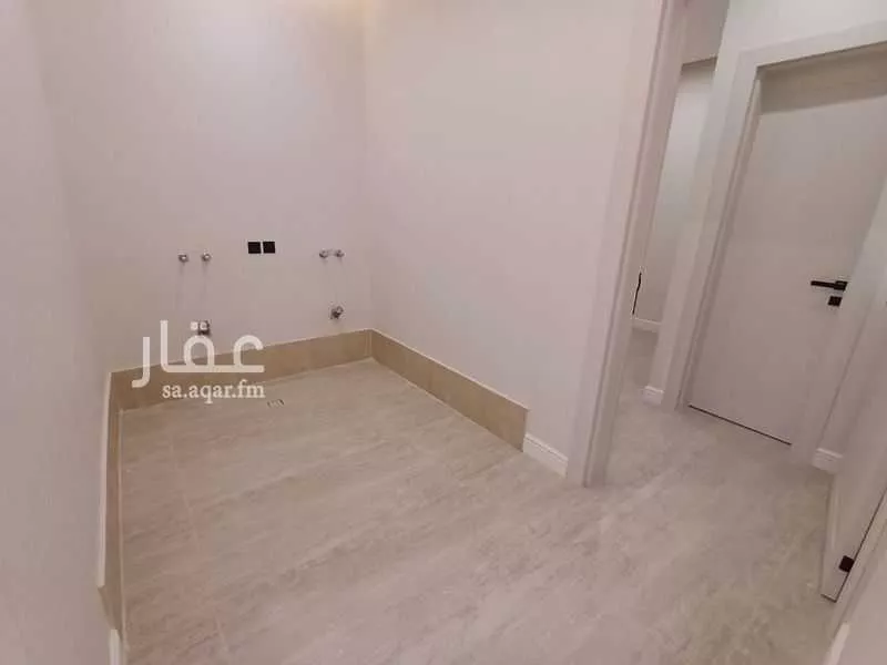 5 bedroom villa in Al Buhairah, Eastern Province 18