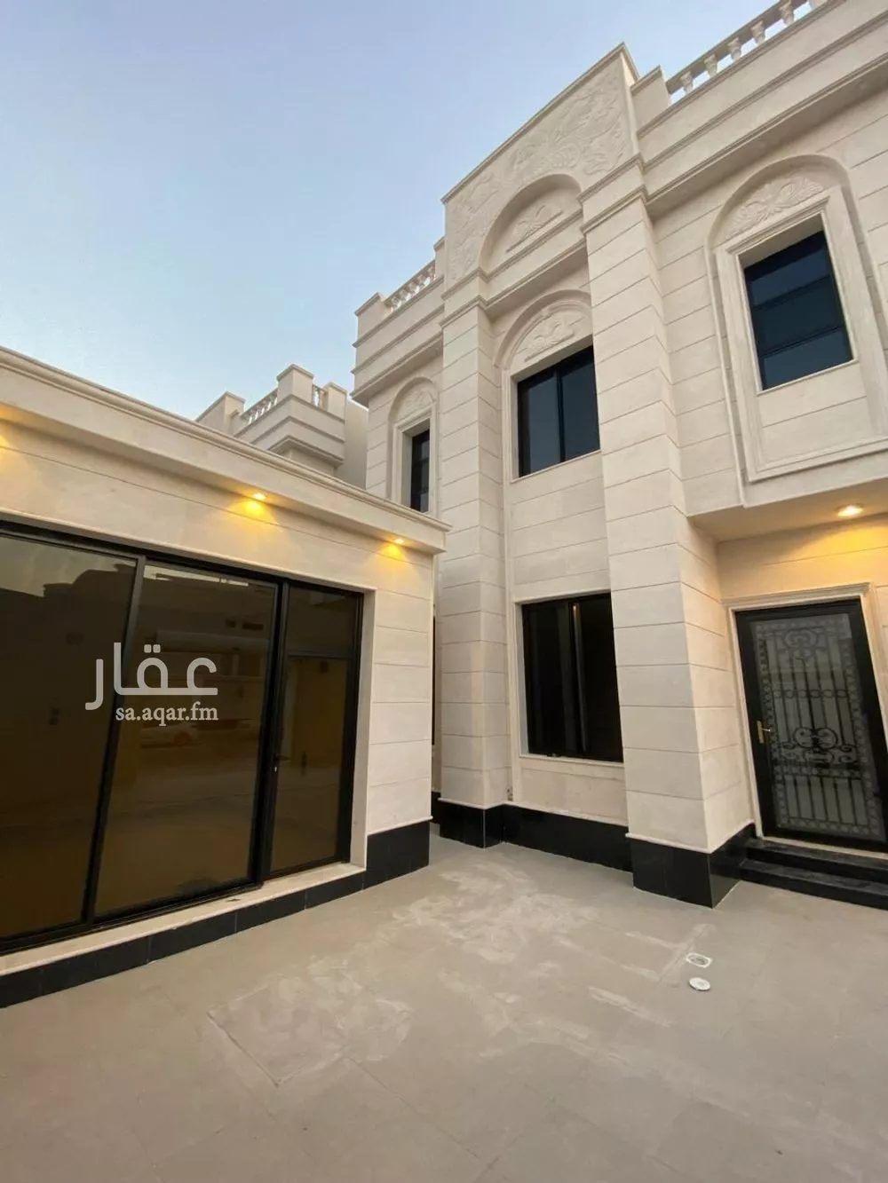 فيلا 5 غرف في الشراع 1