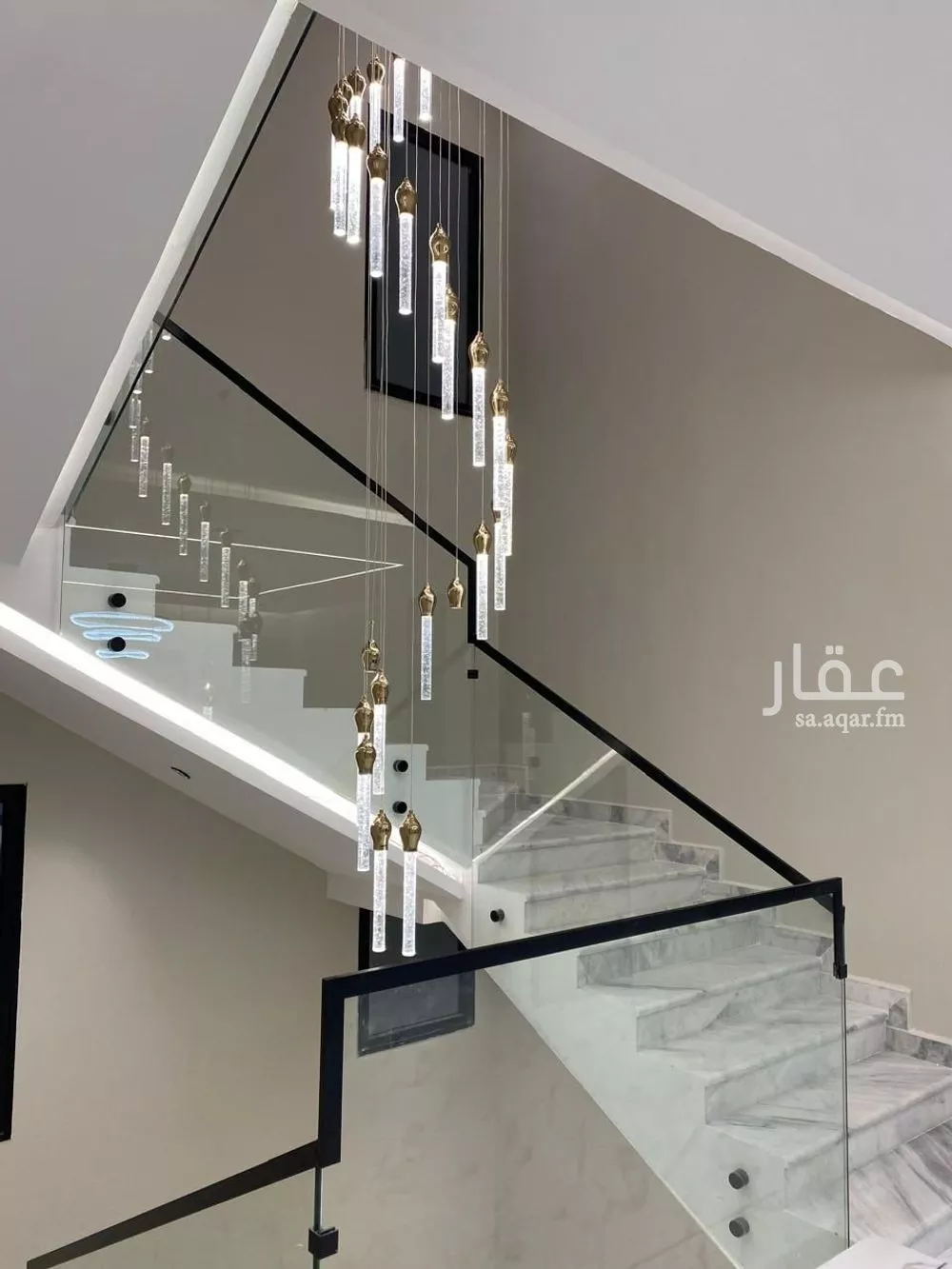 فيلا 7 غرف في الشراع 4