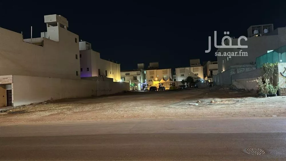 أرض 900 م² في طويق