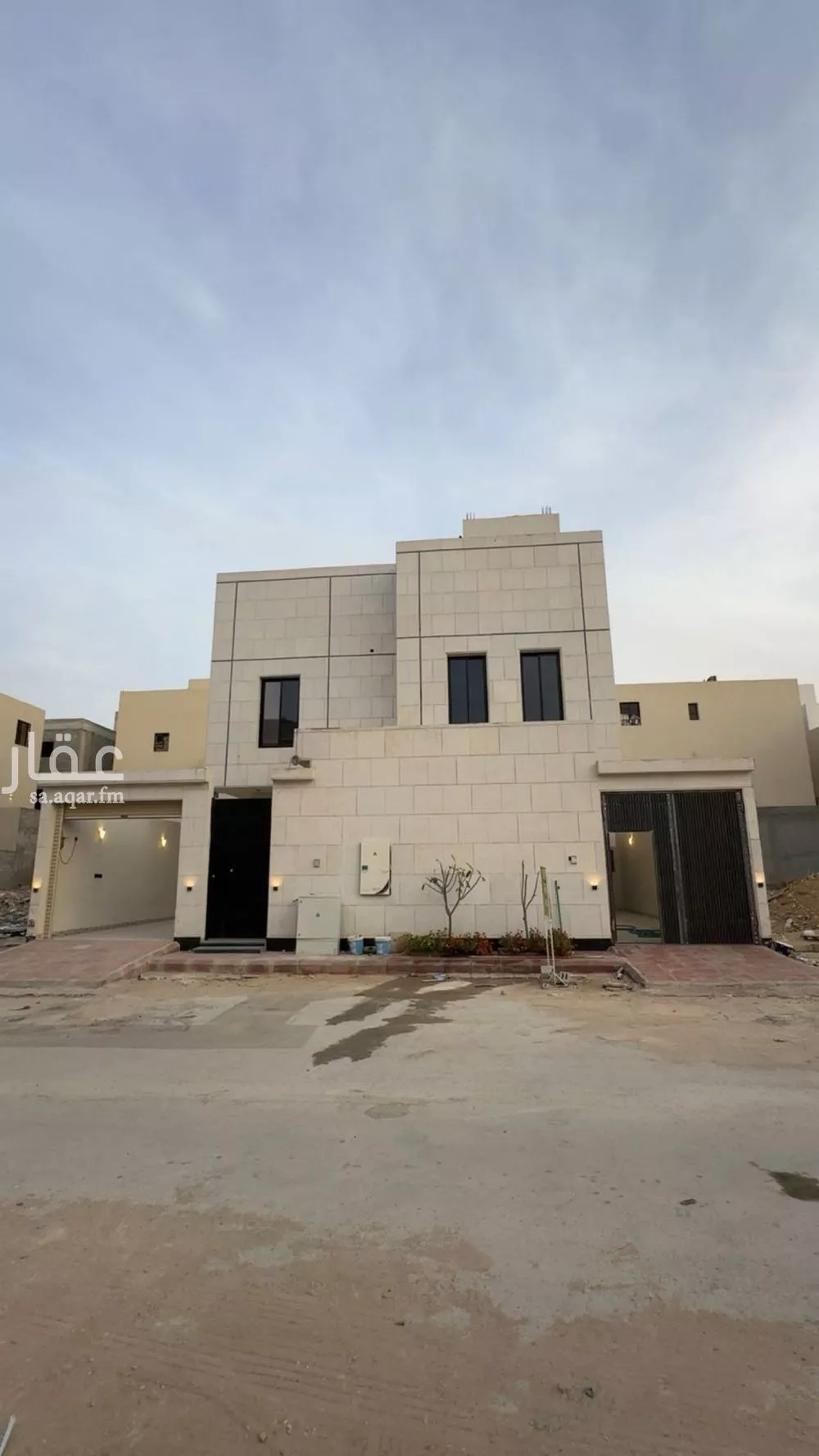 فيلا 5 غرف في الجنادرية 1