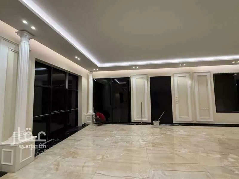 7 bedroom villa in Irqah 4