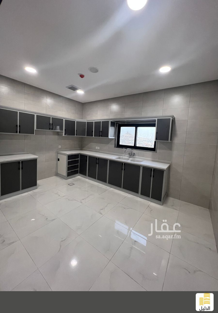 3 bedroom apartment in Hajar, Eastern Province 9
