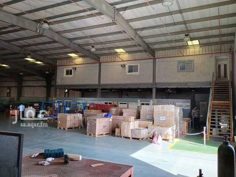 مستودع 2000 م² في المدينة الصناعية الثانية 4